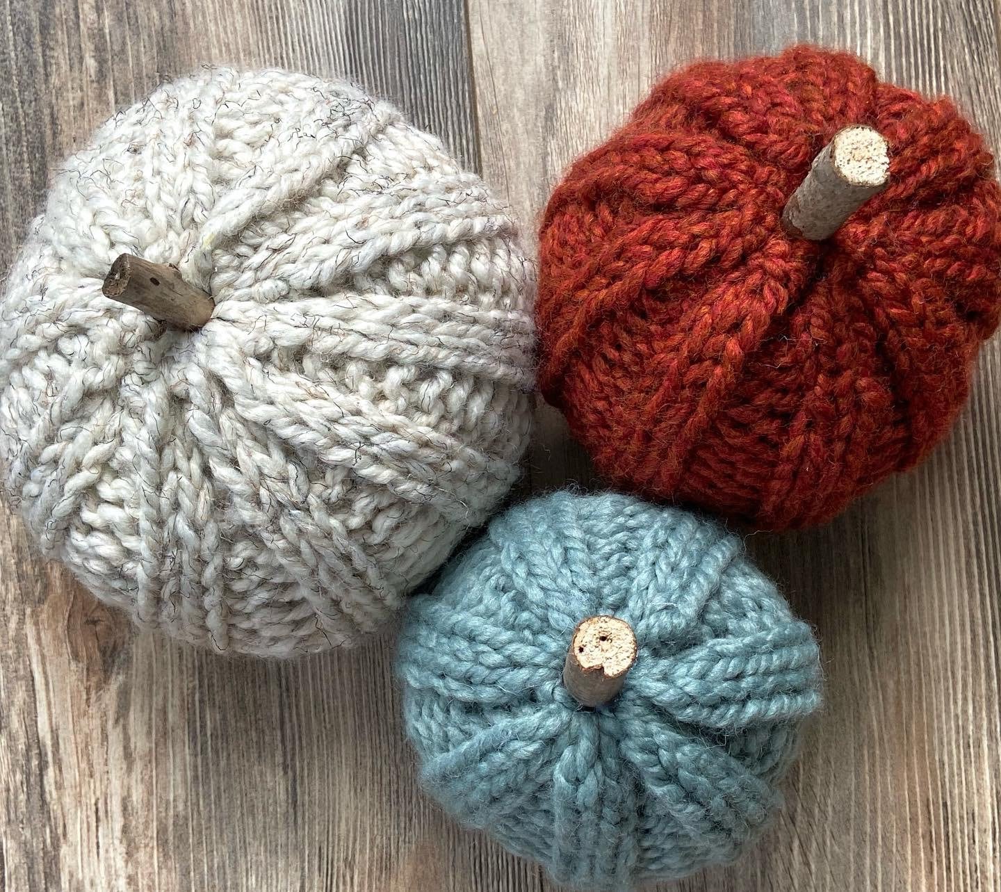 Knit pumpkins, set of 3 stackable pumpkins, fall decor