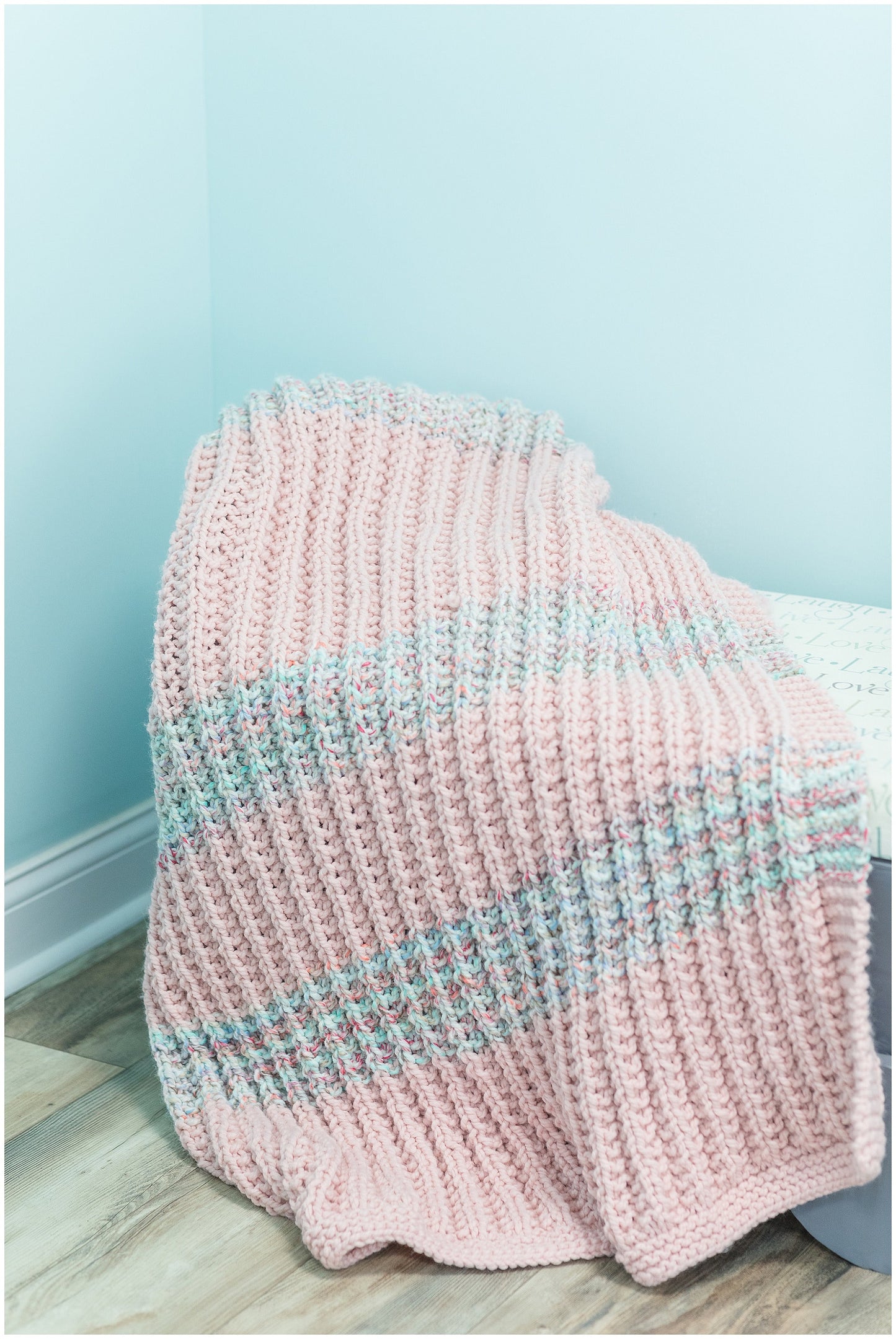 Fluffy Rib knit blanket knitting pattern; easy pattern for beginning knitters