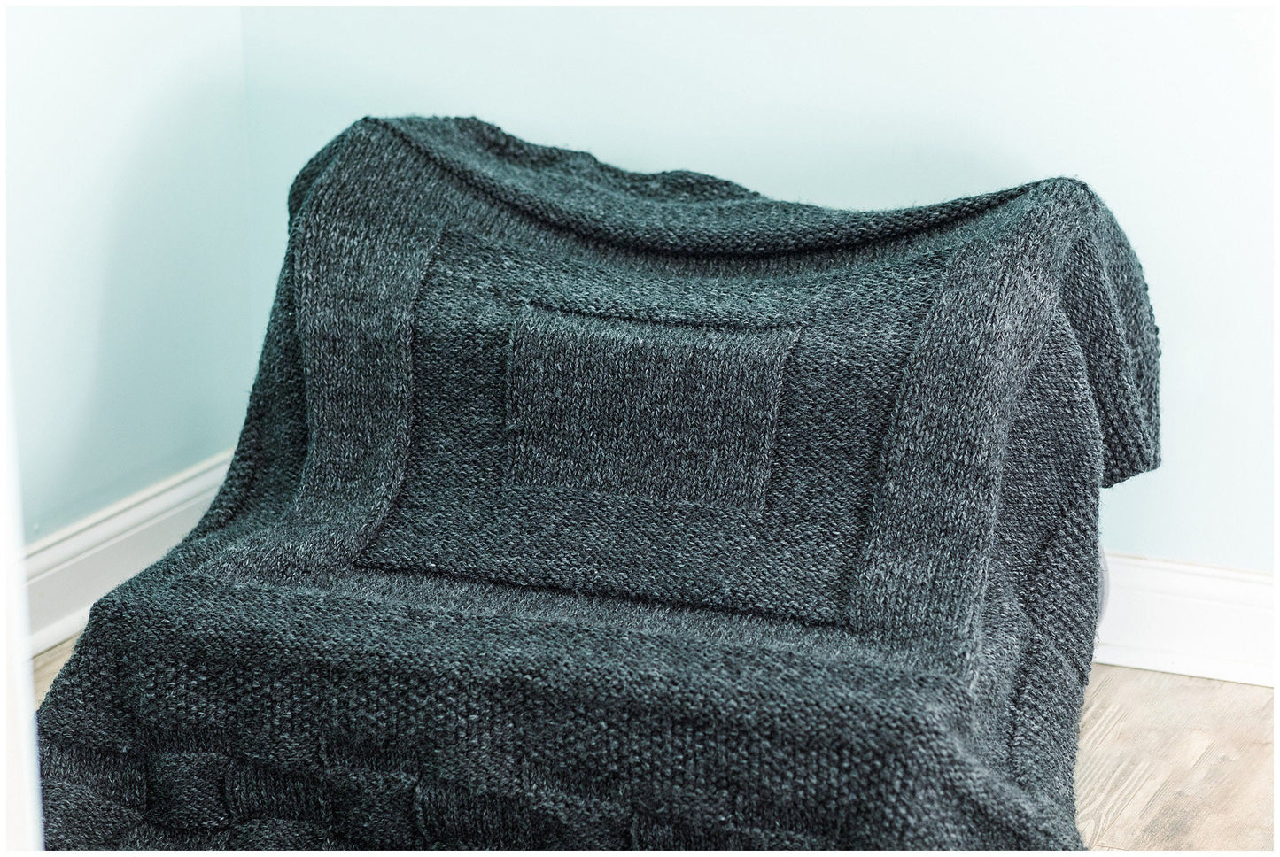 Checkerboard Squares knit blanket knitting pattern; geometric super bulky knitting pattern